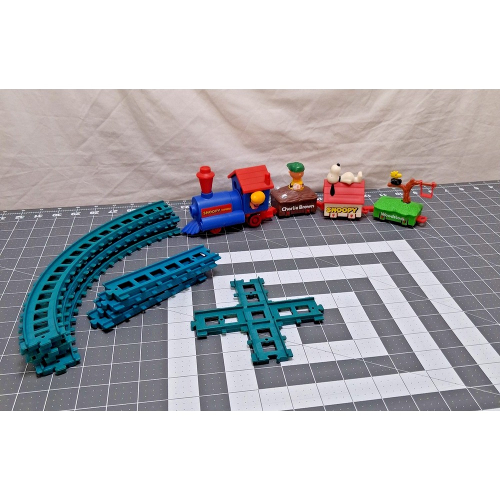 Aviva 1966 Peanuts Snoopy Ville Snoopy Express Train Set WORKS Missing Pieces